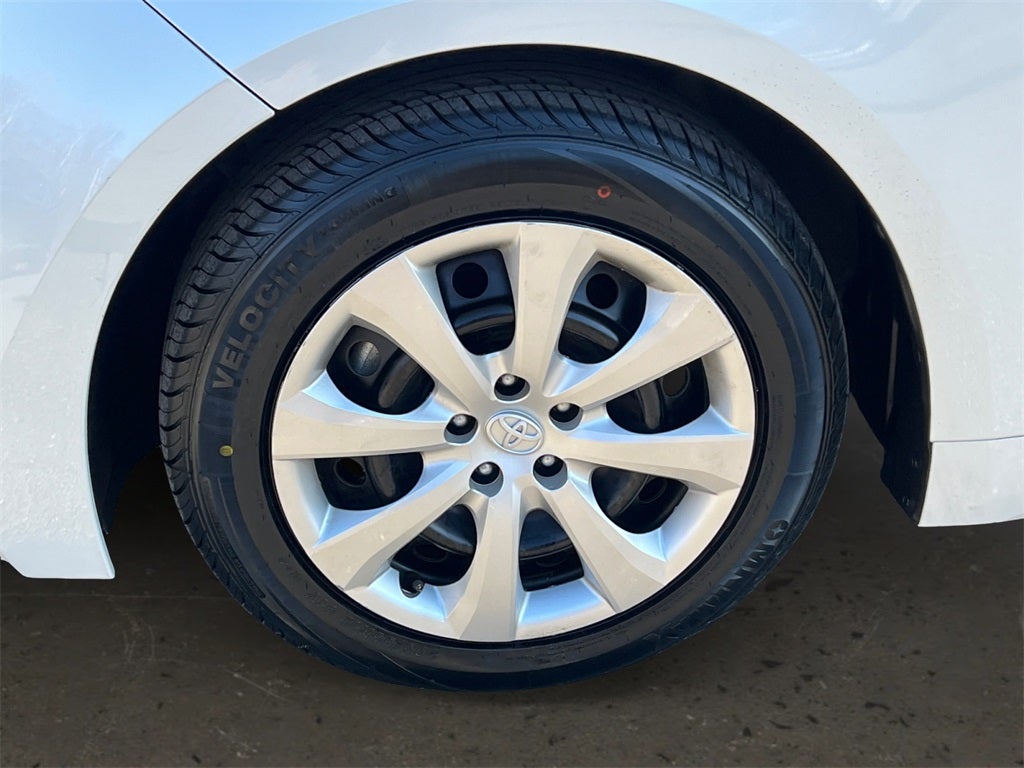 2024 Toyota Corolla LE / One Owner / New Tires /