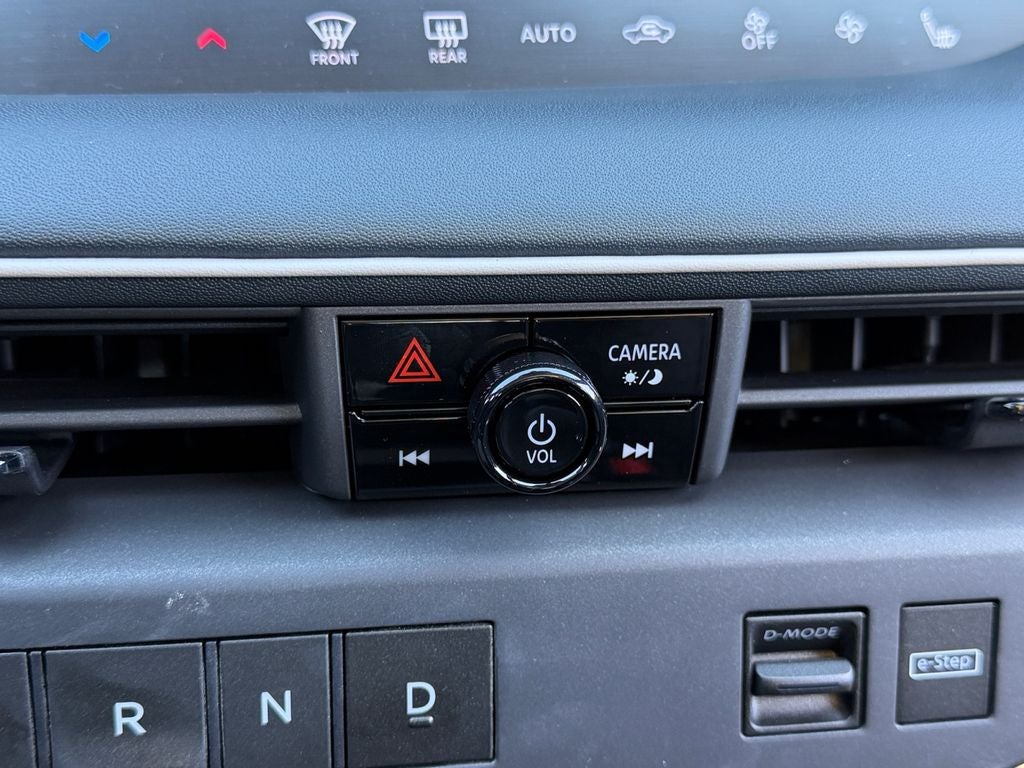 2026 Nissan Leaf PLATINUM+