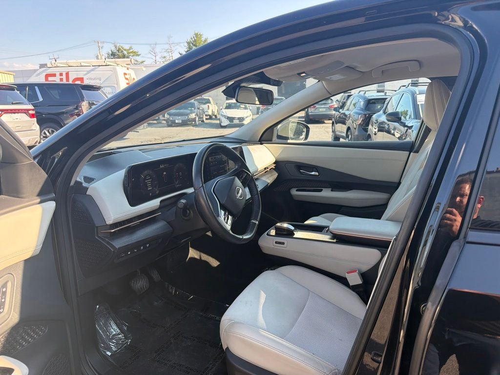 2024 Nissan Ariya ENGAGE e-4ORCE / One Owner