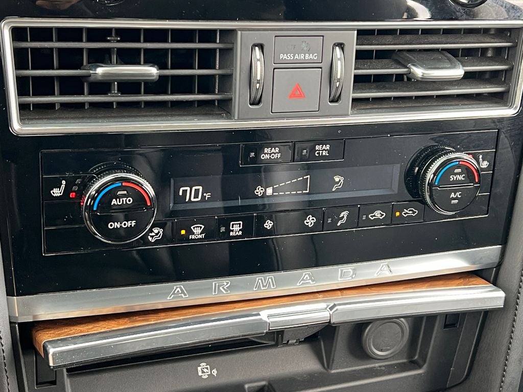 2024 Nissan Armada SL / One Owner / 4WD / Clean Carfax