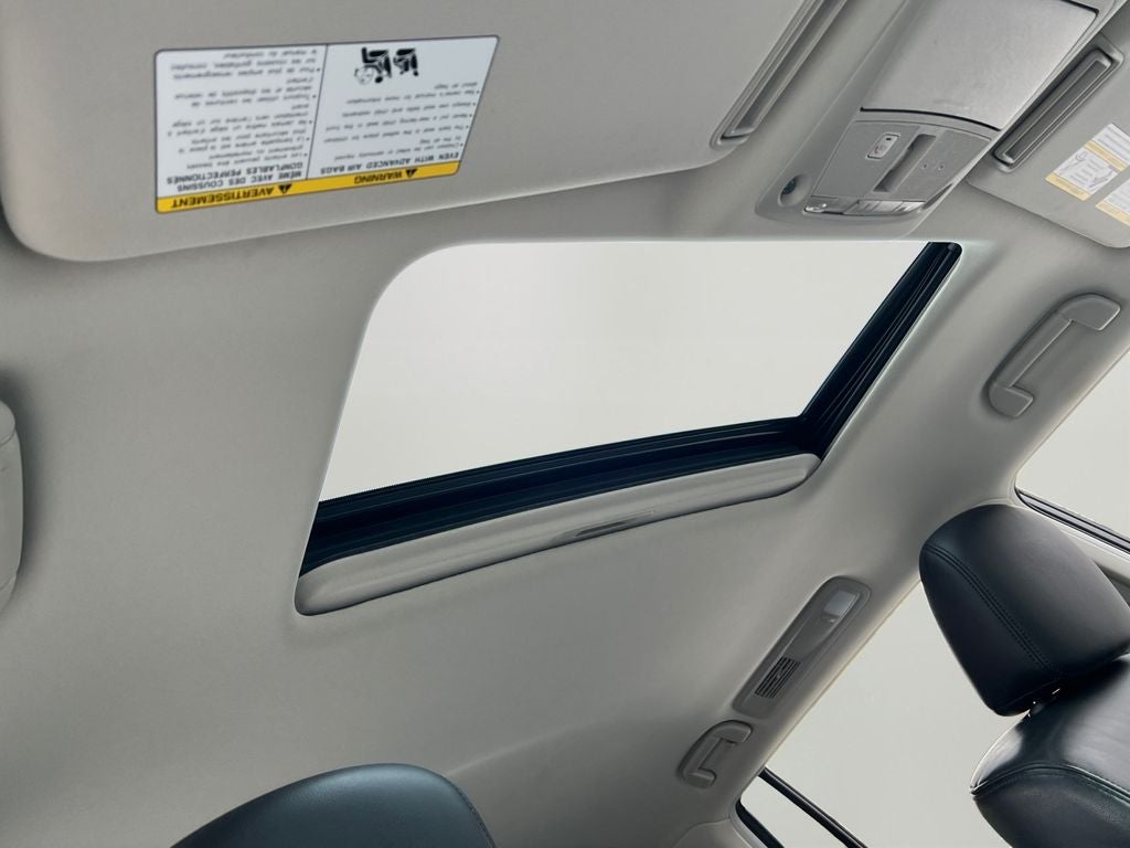 2024 Nissan Armada SL / One Owner / 4WD / Clean Carfax