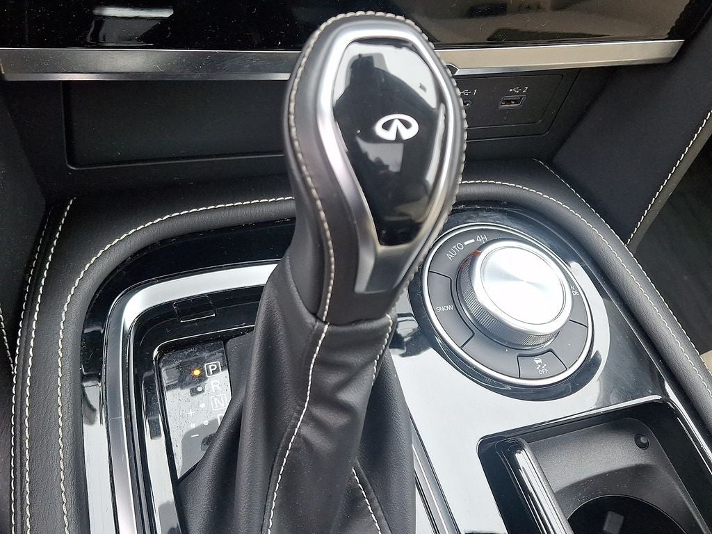 2024 INFINITI QX80 Premium Select / One Owner