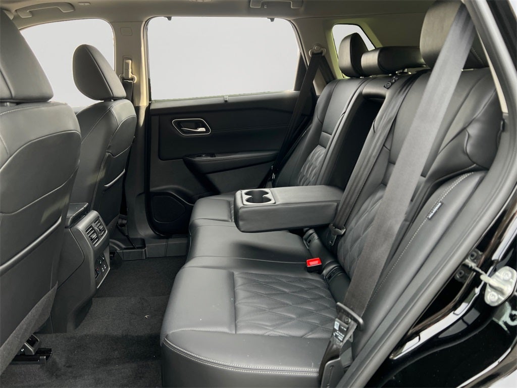 2026 Nissan Rogue Platinum / One Owner / Premium Package / Floormats Package