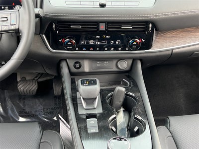 2026 Nissan Rogue Platinum / One Owner / Premium Package / Floormats Package