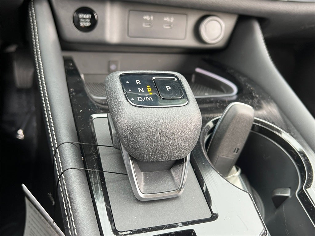 2026 Nissan Rogue Platinum / One Owner / Premium Package / Floormats Package