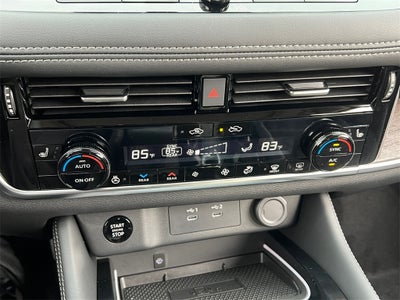 2026 Nissan Rogue Platinum / One Owner / Premium Package / Floormats Package