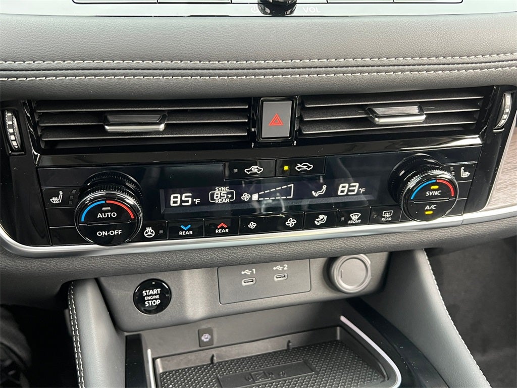 2026 Nissan Rogue Platinum / One Owner / Premium Package / Floormats Package