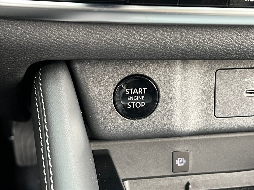 2026 Nissan Rogue Platinum / One Owner / Premium Package / Floormats Package