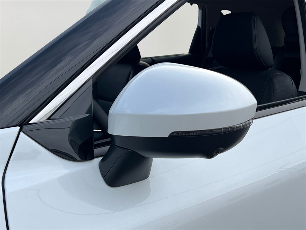 2026 Nissan Rogue Platinum / One Owner / Premium Package / Floormats Package