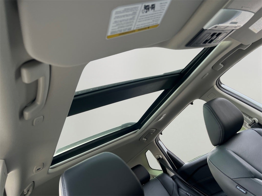 2026 Nissan Rogue Platinum / One Owner / Premium Package / Floormats Package