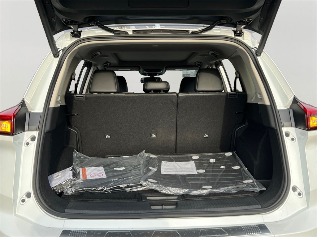 2026 Nissan Rogue Platinum / One Owner / Premium Package / Floormats Package