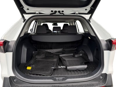 2024 Toyota RAV4 Hybrid XLE / One Owner