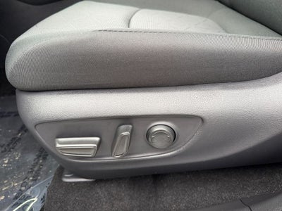 2024 Toyota RAV4 Hybrid XLE / One Owner