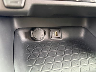 2024 Toyota RAV4 Hybrid XLE / One Owner