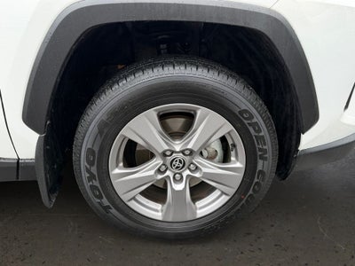 2024 Toyota RAV4 Hybrid XLE / One Owner