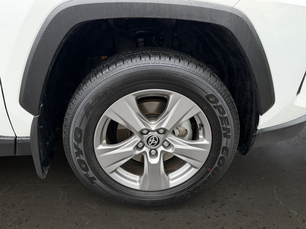 2024 Toyota RAV4 Hybrid XLE / One Owner
