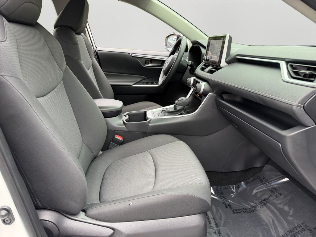 2024 Toyota RAV4 Hybrid XLE / One Owner