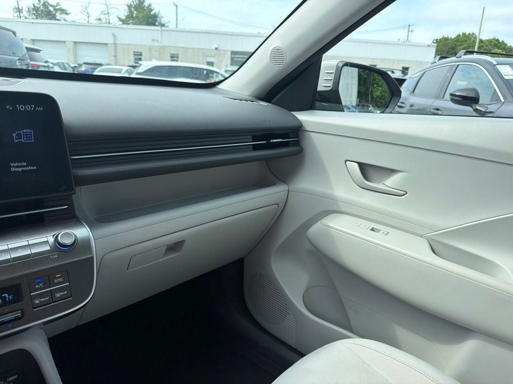 2024 Hyundai Kona SEL / One Owner