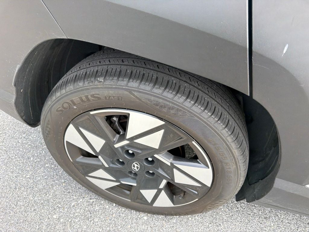 2024 Hyundai Kona SEL / One Owner