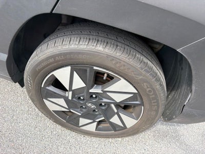 2024 Hyundai Kona SEL / One Owner