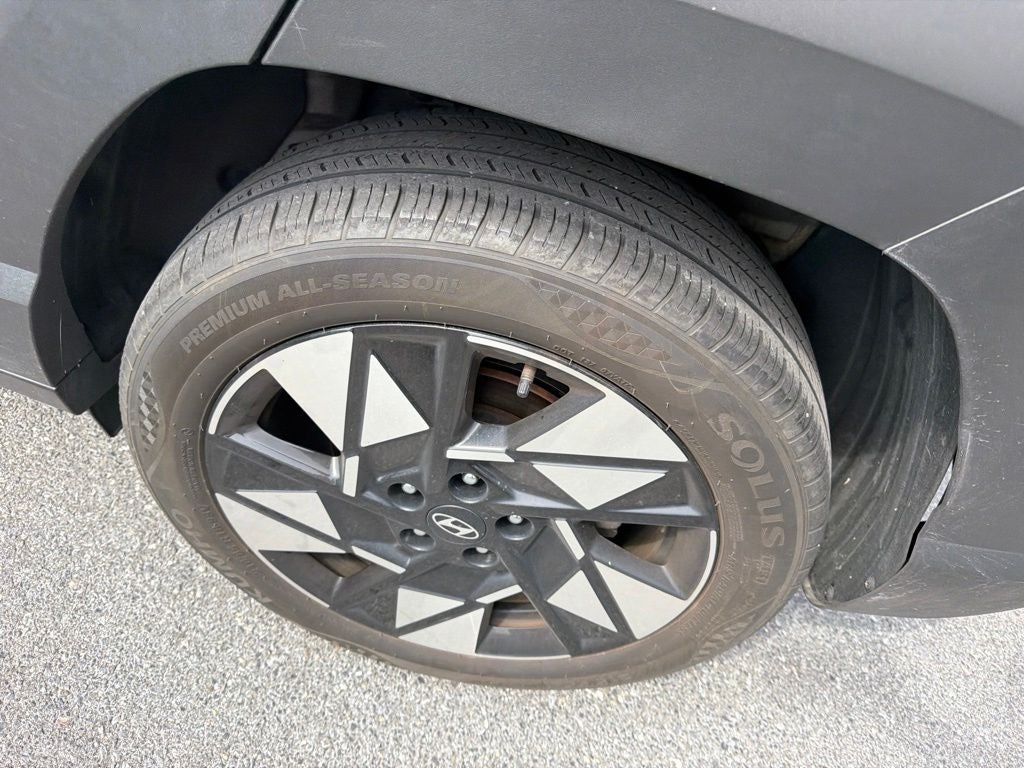 2024 Hyundai Kona SEL / One Owner