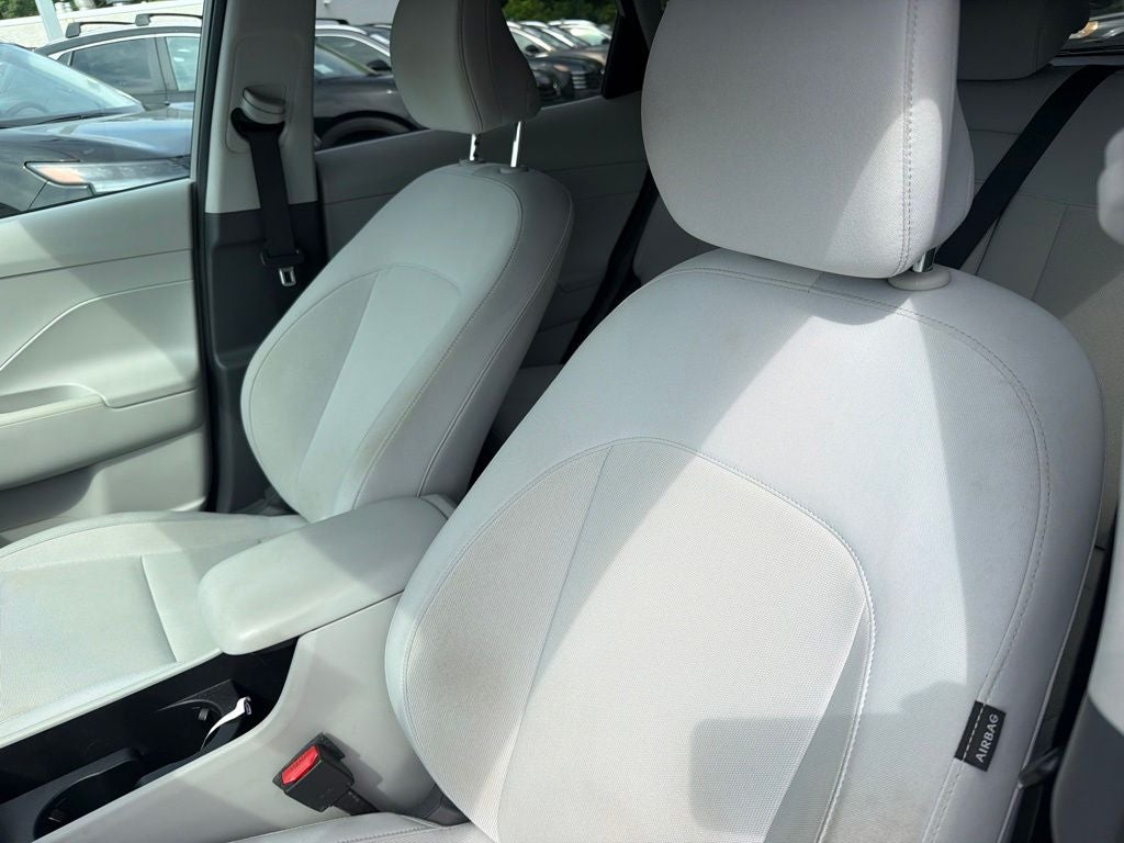 2024 Hyundai Kona SEL / One Owner
