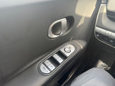 2024 Hyundai IONIQ 5 SE