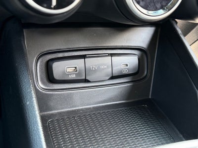 2025 Hyundai Venue SEL / One Owner