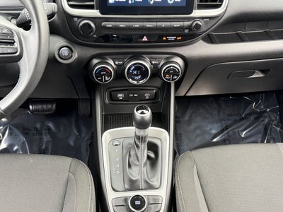 2025 Hyundai Venue SEL / One Owner