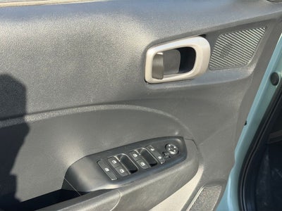 2025 Hyundai Venue SEL / One Owner /