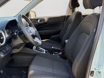 2025 Hyundai Venue SEL / One Owner /