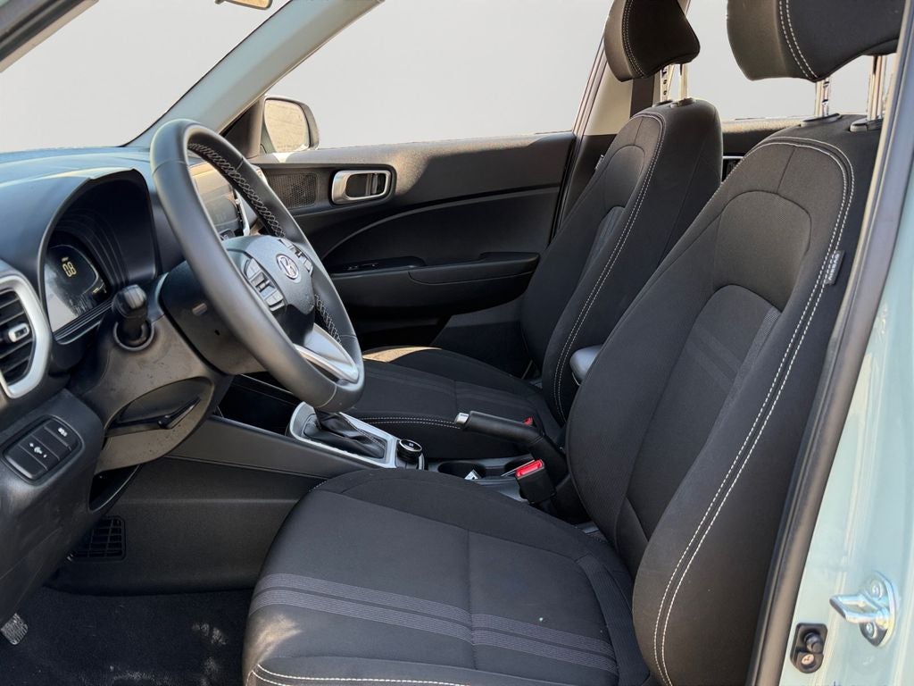 2025 Hyundai Venue SEL / One Owner /