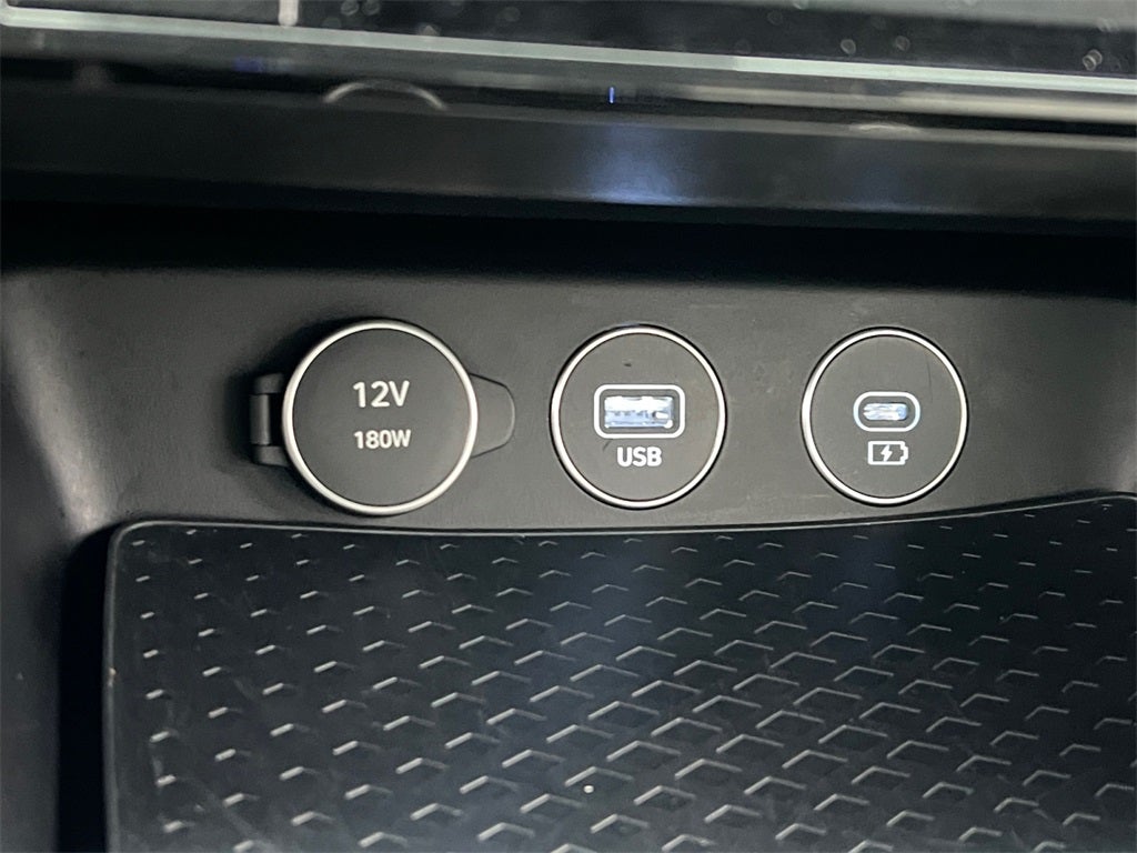 2024 Genesis G70 2.5T One Owner / AWD / New Brakes