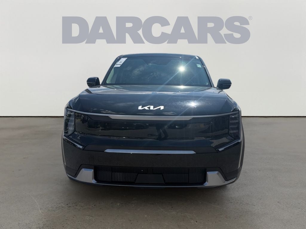 Used 2024 Kia EV9 Light with VIN KNDAA5S22R6027403 for sale in College Park, MD