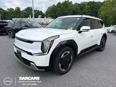 2024 Kia EV9 Land / One Owner