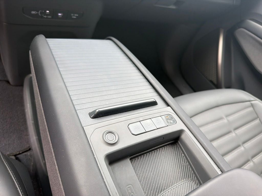 2024 Kia EV9 Land / One Owner