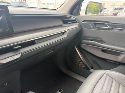 2024 Kia EV9 Land / One Owner