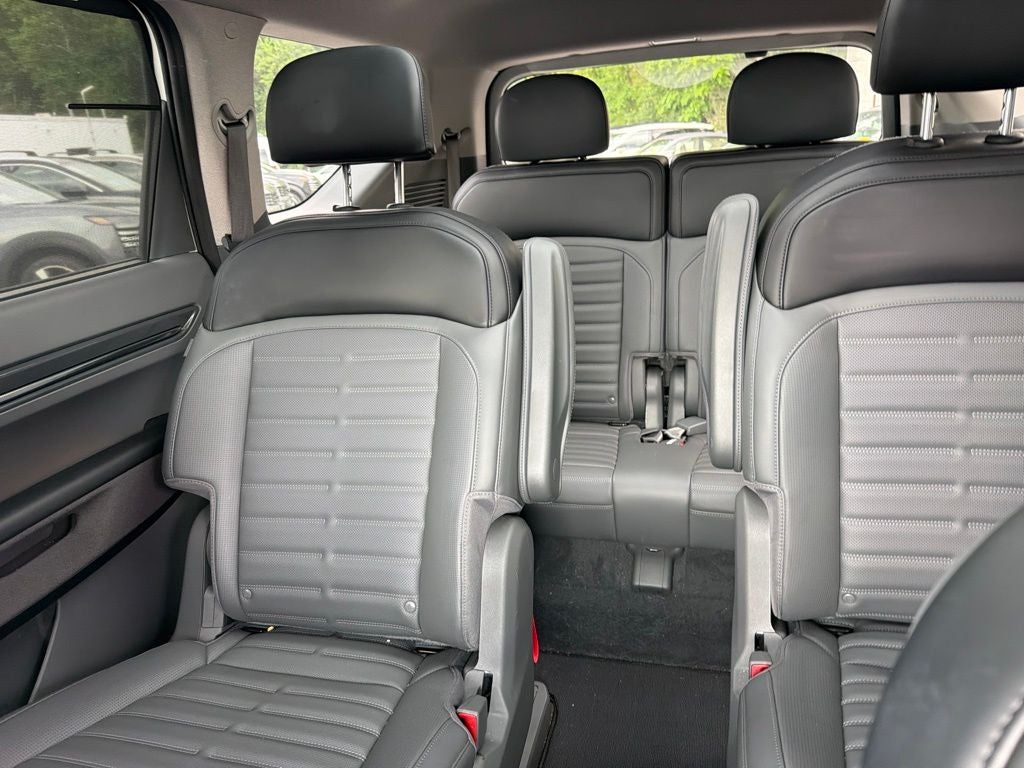 2024 Kia EV9 Land / One Owner