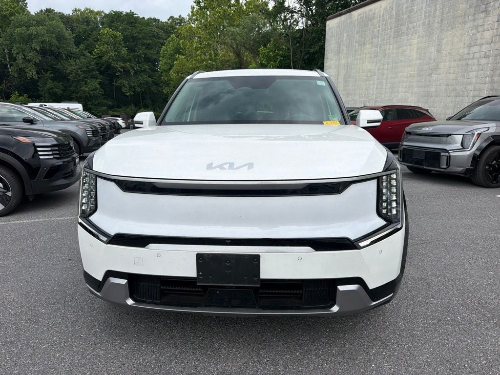 2024 Kia EV9 Land / One Owner
