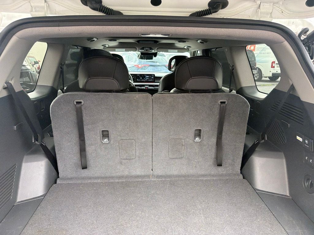 2024 Kia EV9 Land / One Owner