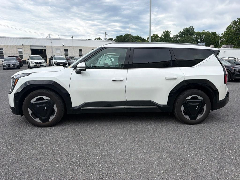 2024 Kia EV9 Land / One Owner