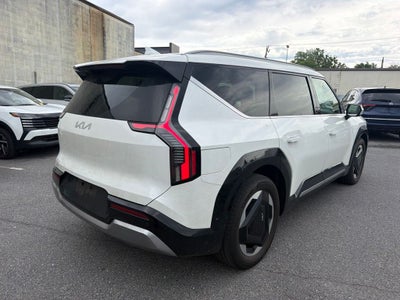 2024 Kia EV9 Land / One Owner
