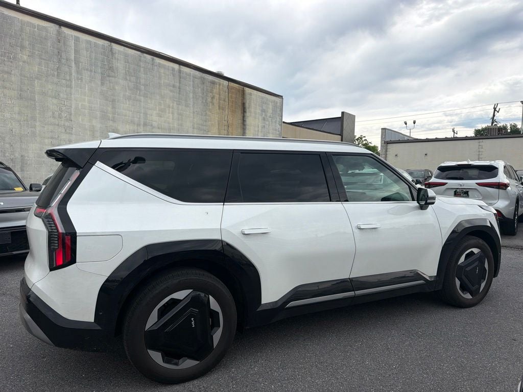 2024 Kia EV9 Land / One Owner