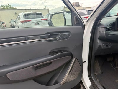 2024 Kia EV9 Land / One Owner