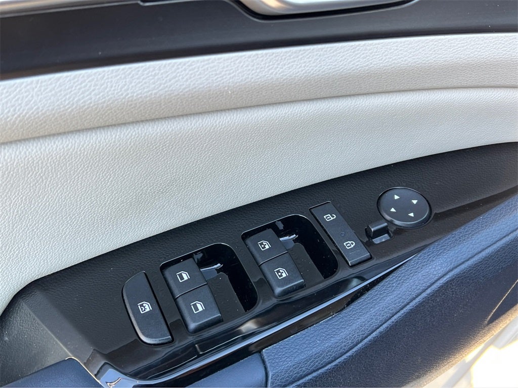 2023 Kia Sportage Hybrid EX One Owner / AWD / New Tires