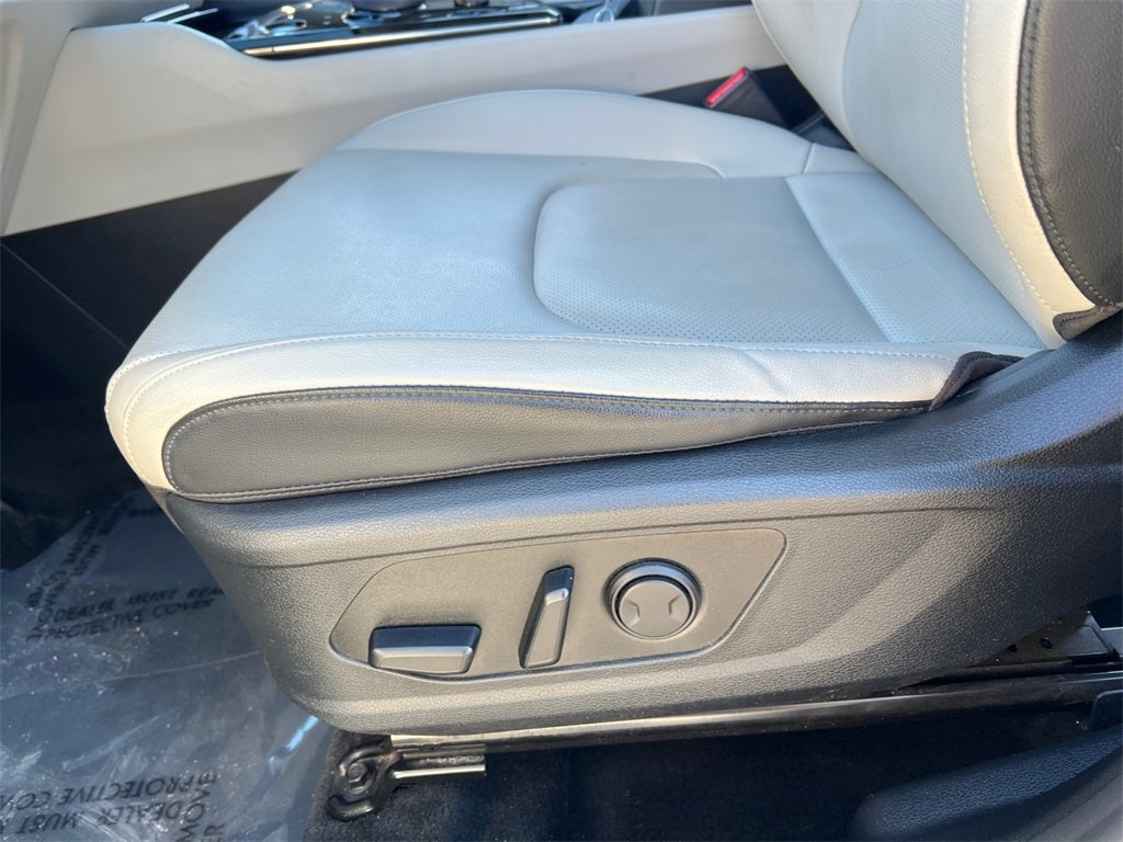 2023 Kia Sportage Hybrid EX One Owner / AWD / New Tires