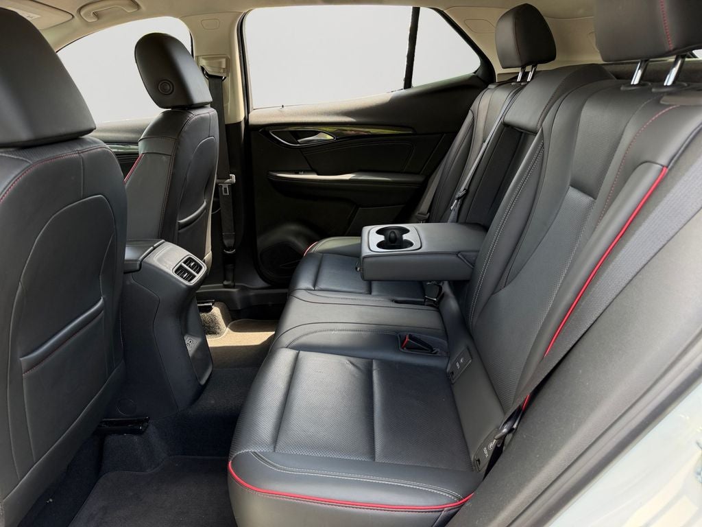 2022 Buick Envision Essence / Sport Touring Package / Safety Package /