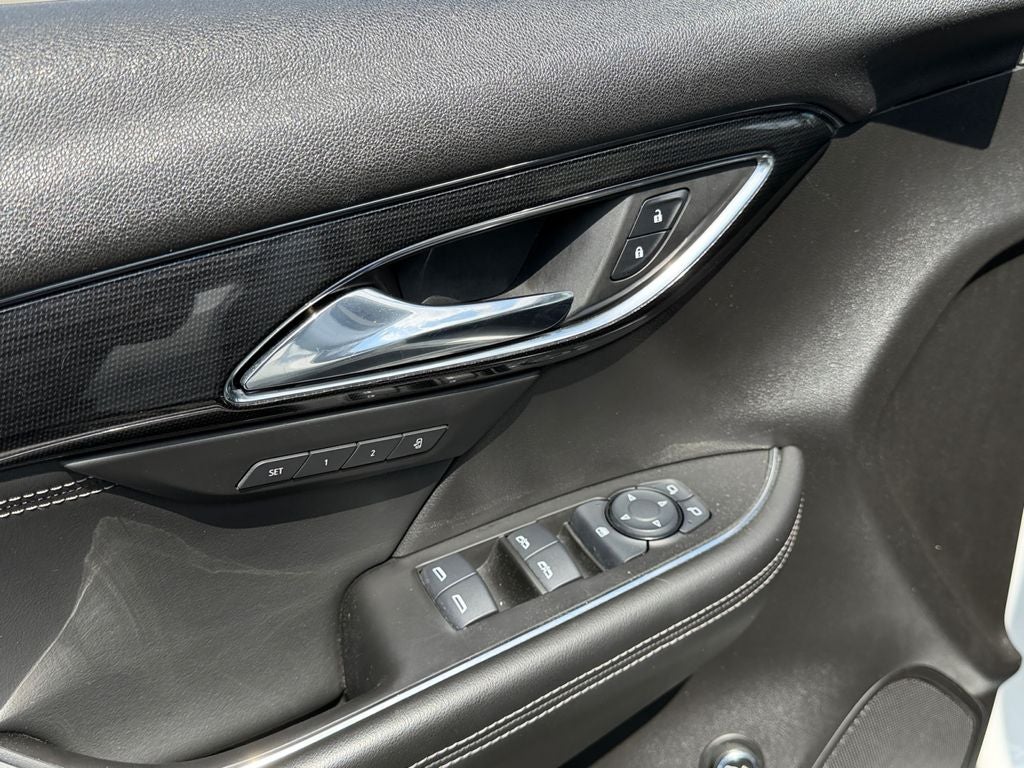 2022 Buick Envision Essence / Sport Touring Package / Safety Package /