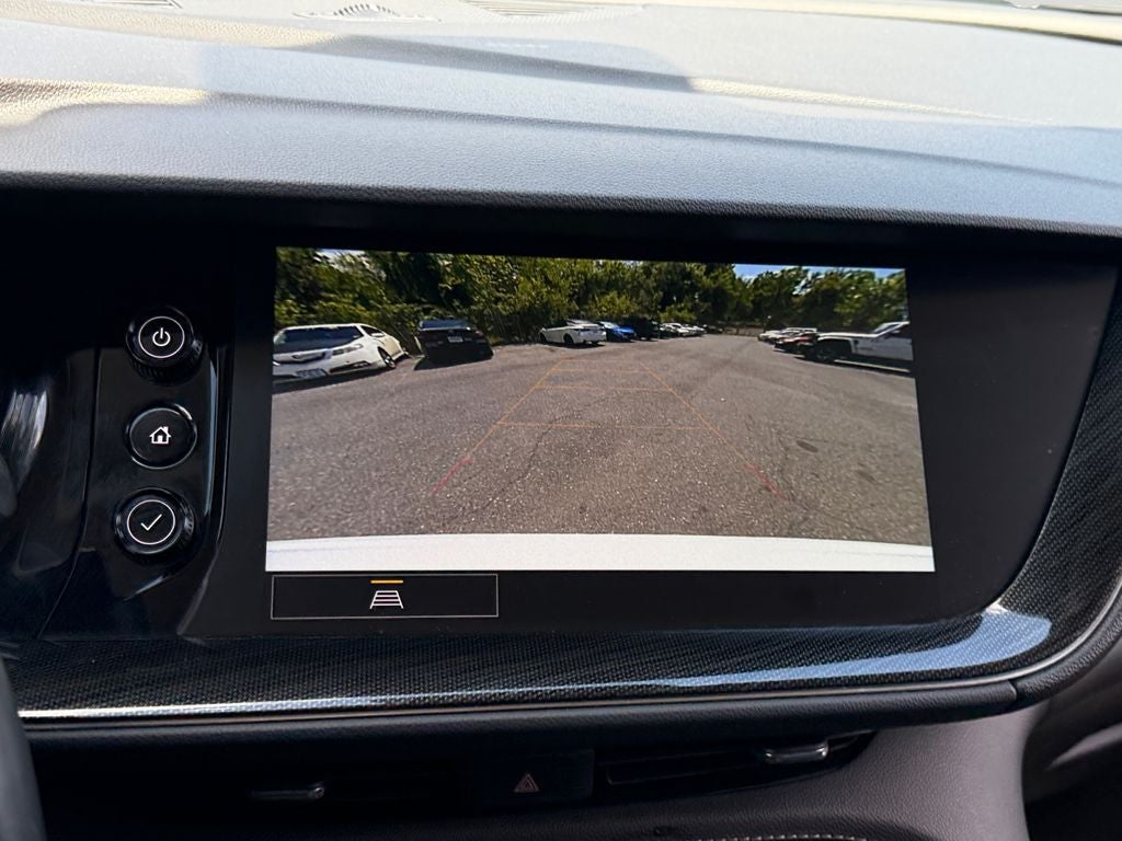 2022 Buick Envision Essence / Sport Touring Package / Safety Package /