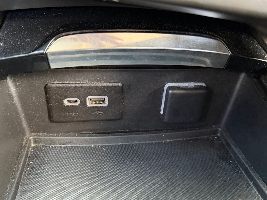 2022 Buick Envision Essence / Sport Touring Package / Safety Package /